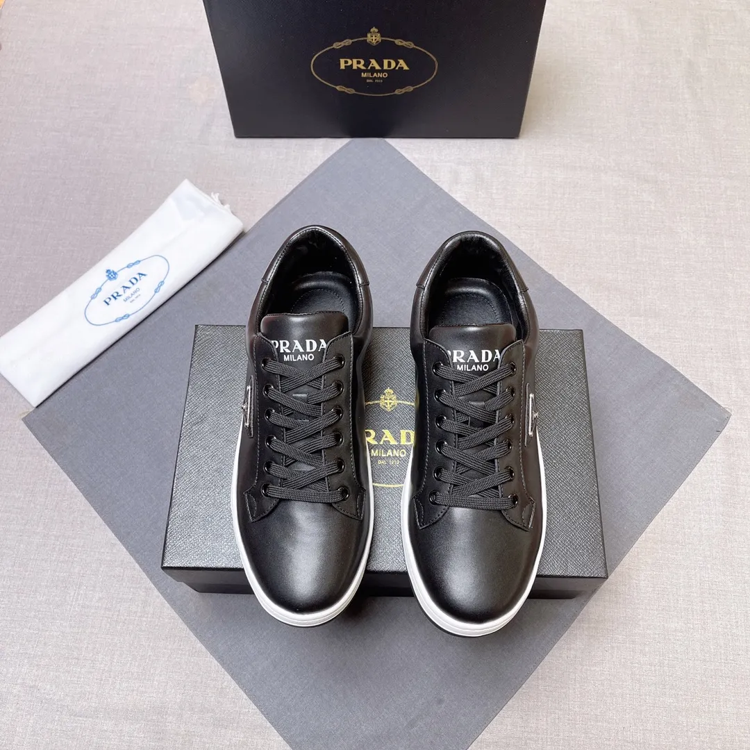P380 Prada Prada's new men's leather sneakers, the highest version on the market, any comparison is welcome🆚! The original leather has excellent texture and is super high-end! Fetal sheep net lining imported from Italy, removable pad! Luxurious materials and fine workmanship, highly recommended! Code number 38-45 No. 058